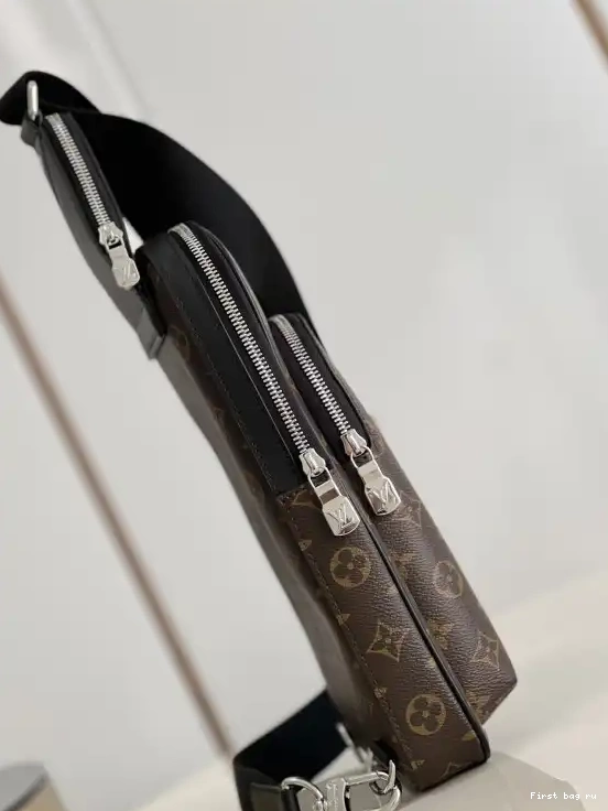 First bag ru NM Slingbag VUITTON LOUIS Avenue 0622